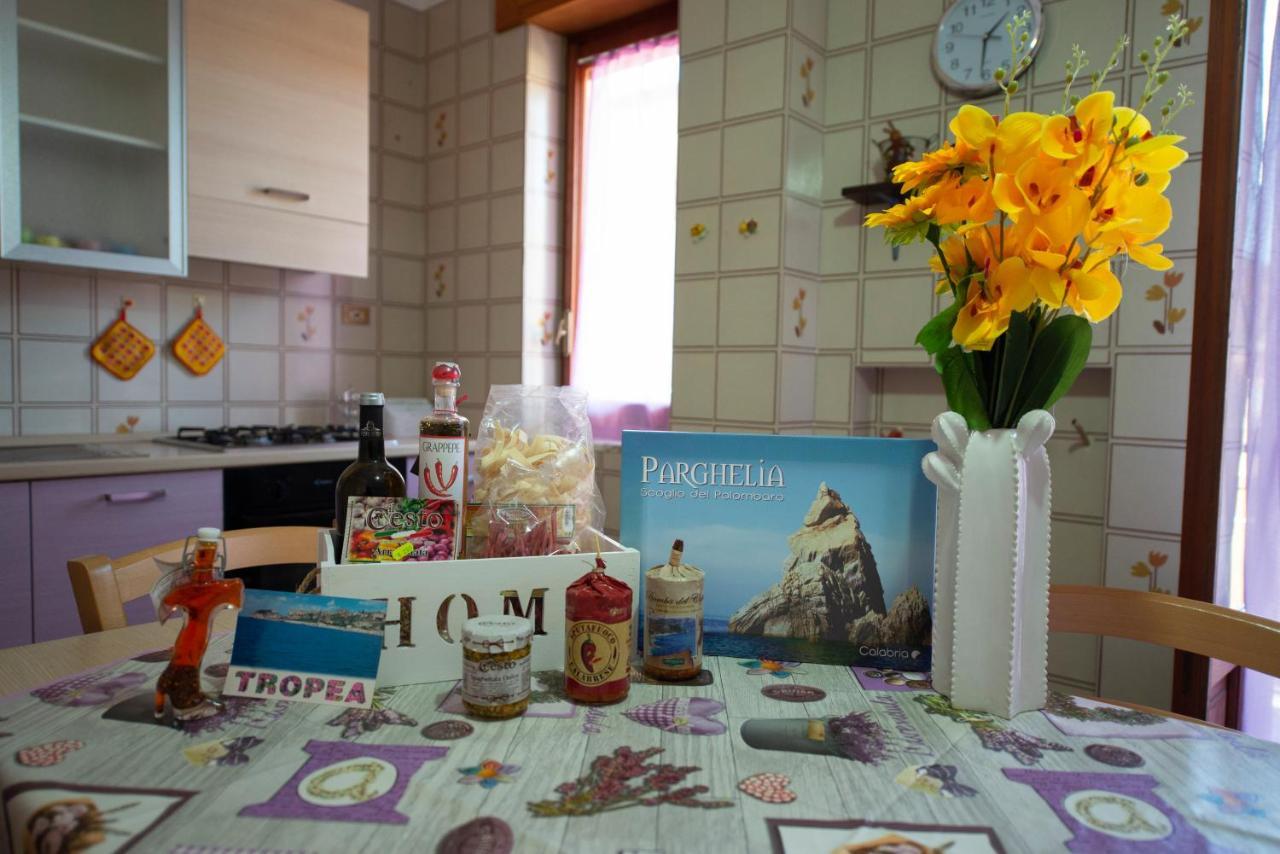Olimpo Appartament'S Apartment Parghelia Bagian luar foto